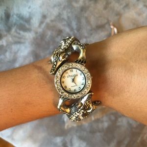 Chico’s Alligator Detail Sparkle Watch🐊⏱